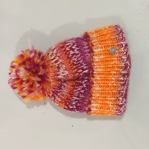 Pom pom hat